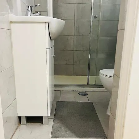 Kwatera prywatna - Antonio Pedro *